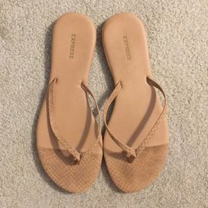 Express flip flops